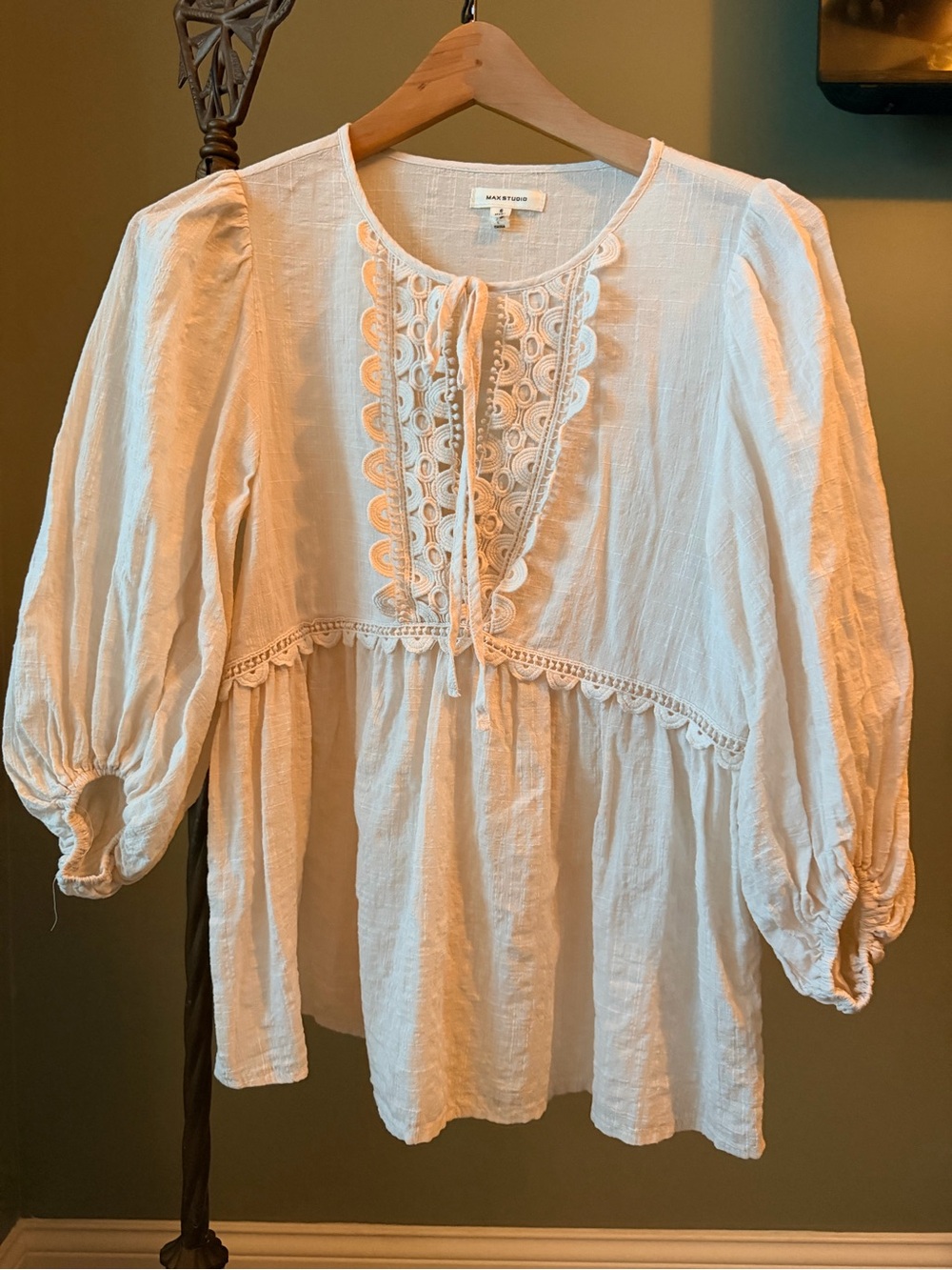 0037-Max Studio White Crochet Lace Boho Peasant Blouse Size Small